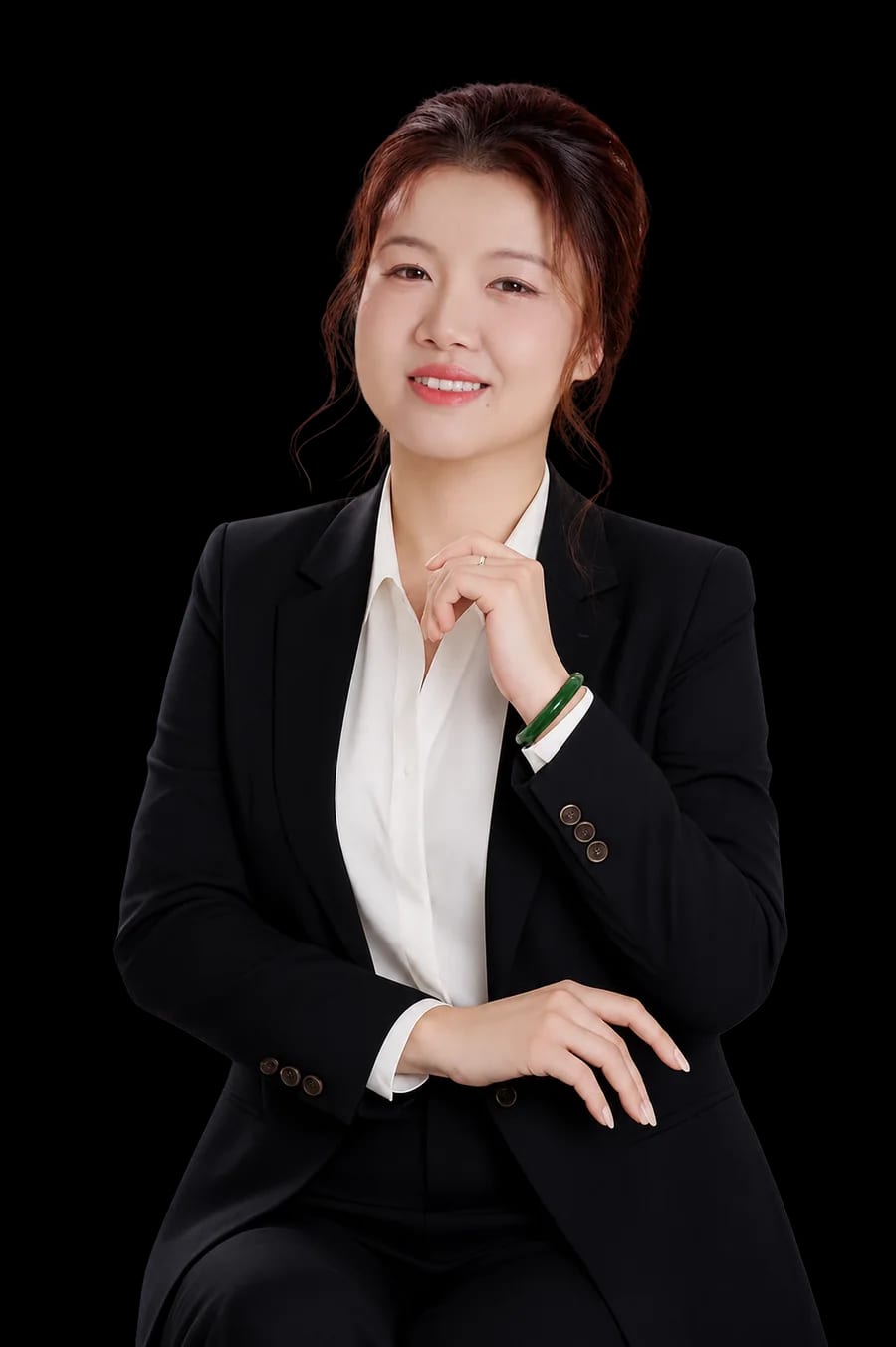Phương Nhi (Ms. Tracy)